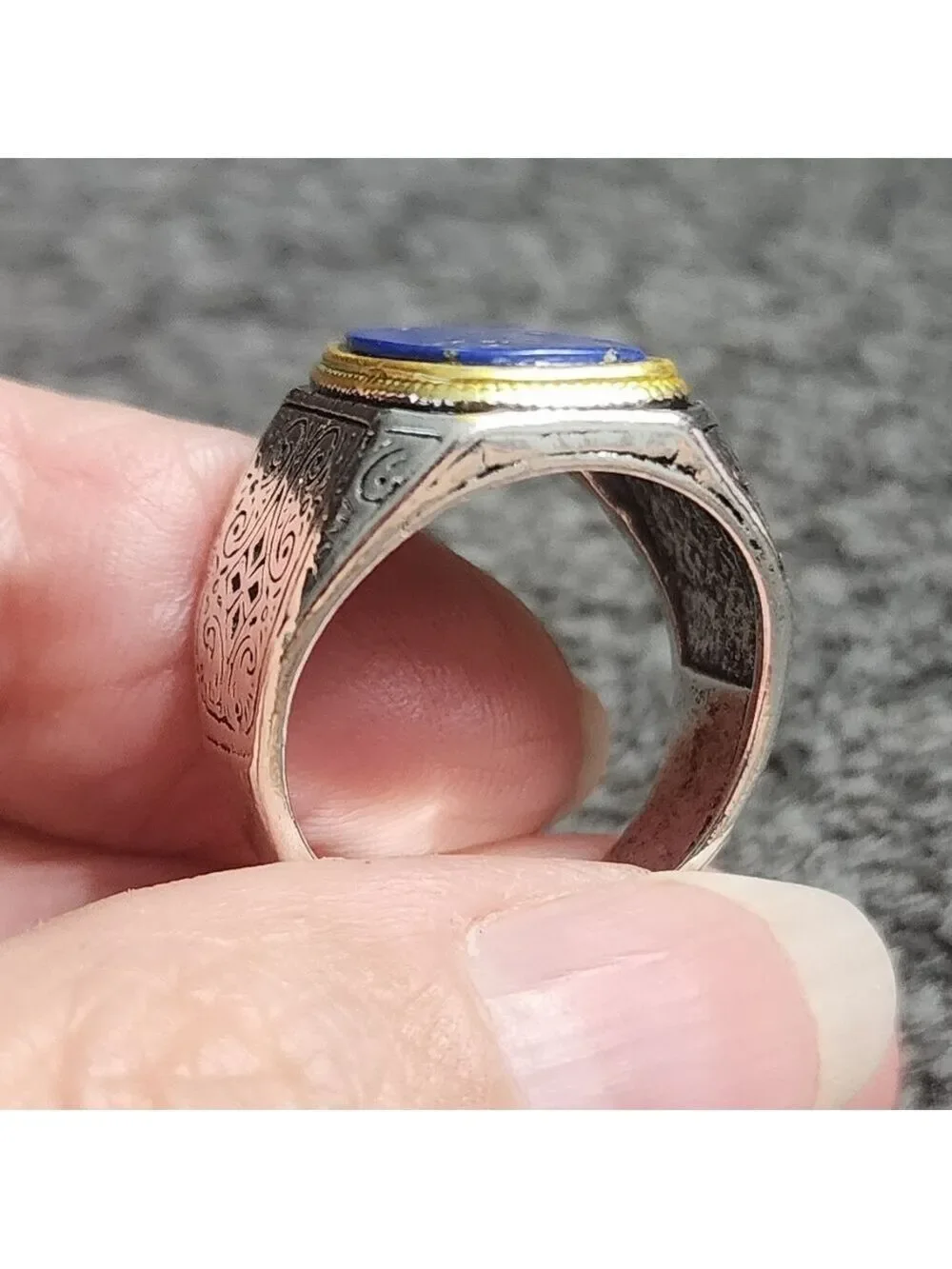 N/A silvertone ring